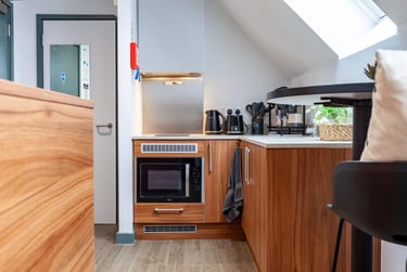 1 bed studio, 40-41 High Street, Englefield Green, Egham, TW209DP - Image 5